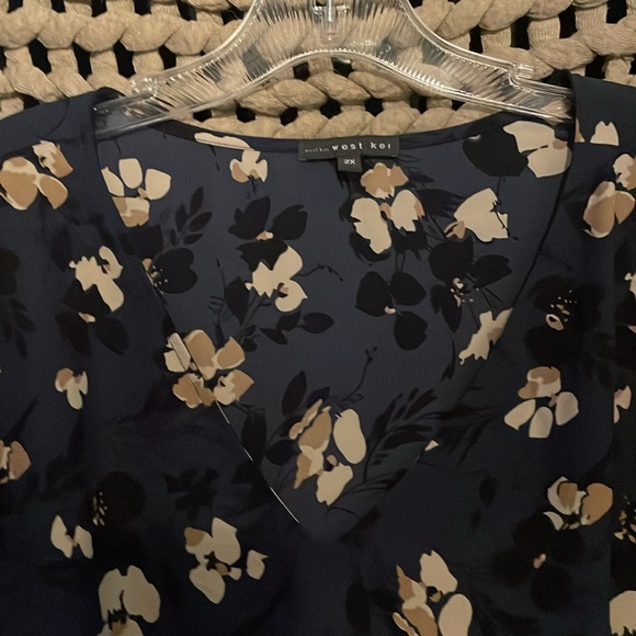 Women’s blouse - Picture 3 of 3